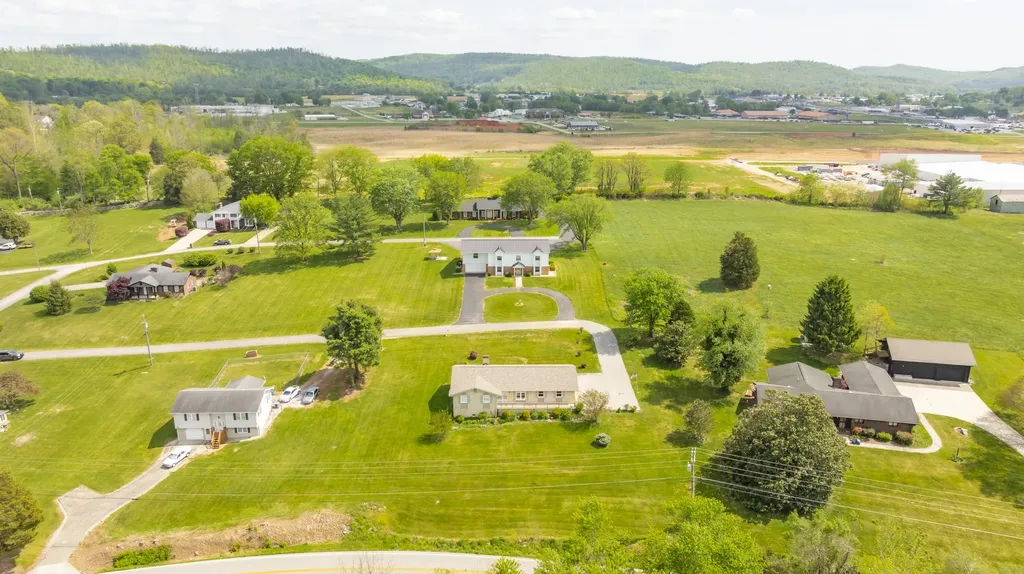 74 Stonehedge Court Monticello KY 42633