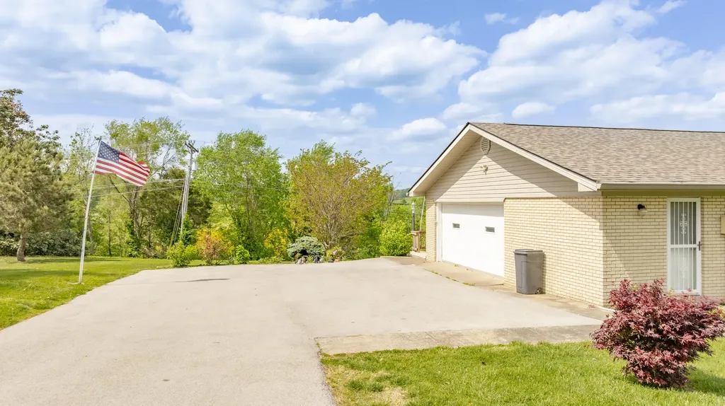74 Stonehedge Court Monticello KY 42633