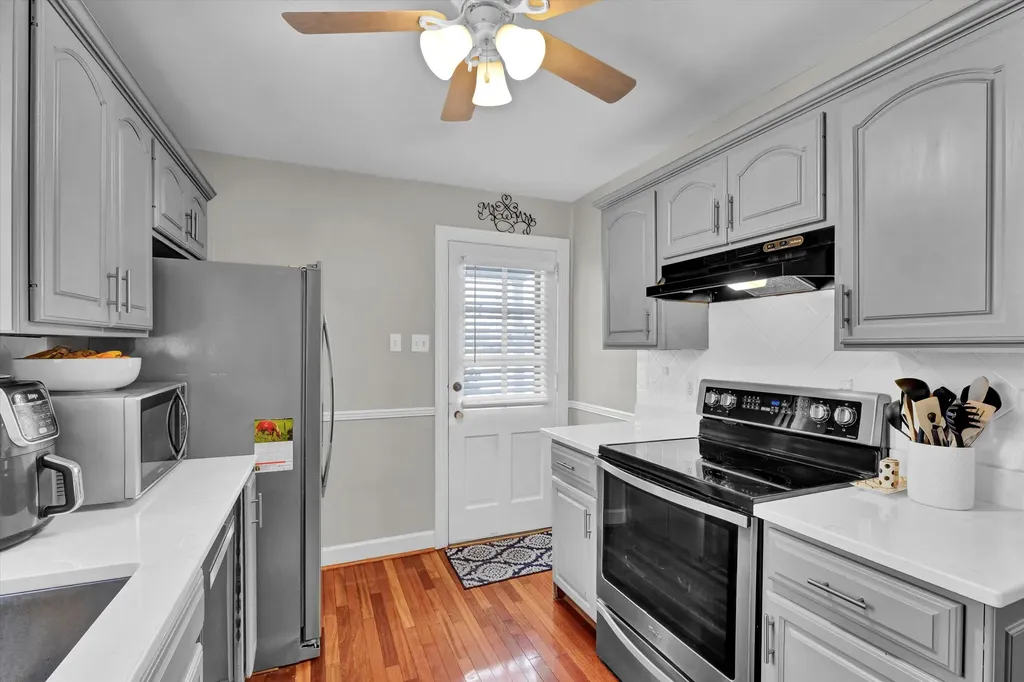303 N Hubbards Lane Louisville KY 40207