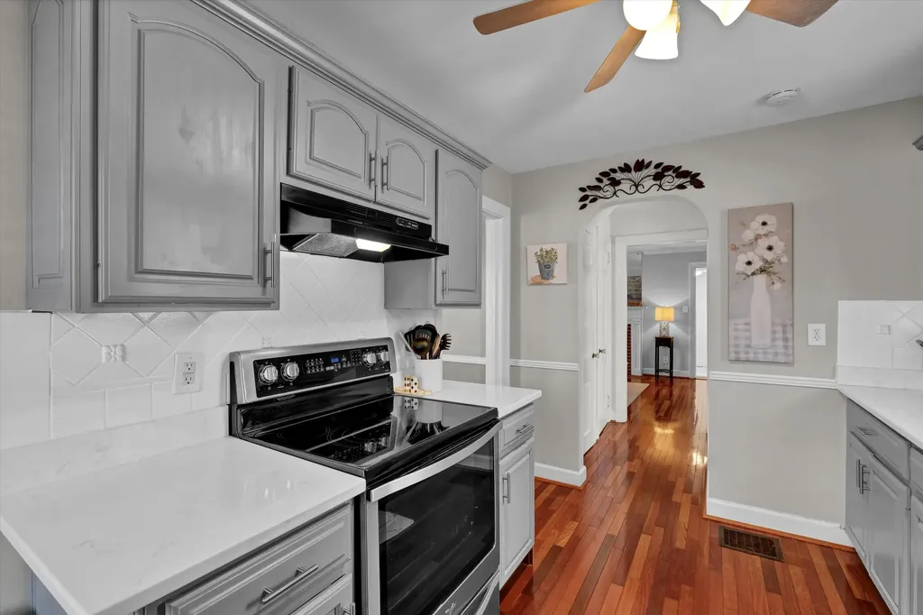 303 N Hubbards Lane Louisville KY 40207