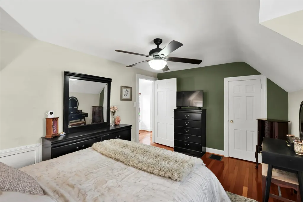 303 N Hubbards Lane Louisville KY 40207