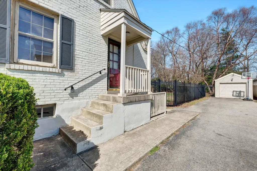303 N Hubbards Lane Louisville KY 40207
