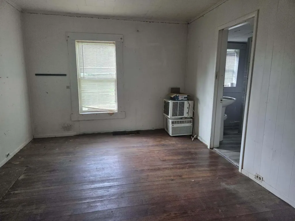 517 Cantrill Street Irvine KY 40336
