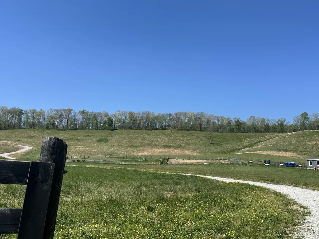 19 Coon Trail East Bernstadt KY 40729