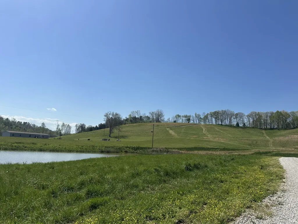 19 Coon Trail East Bernstadt KY 40729