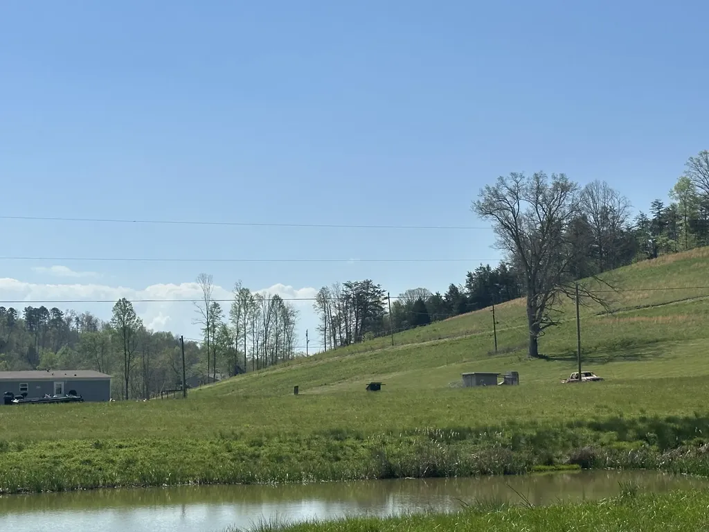 19 Coon Trail East Bernstadt KY 40729
