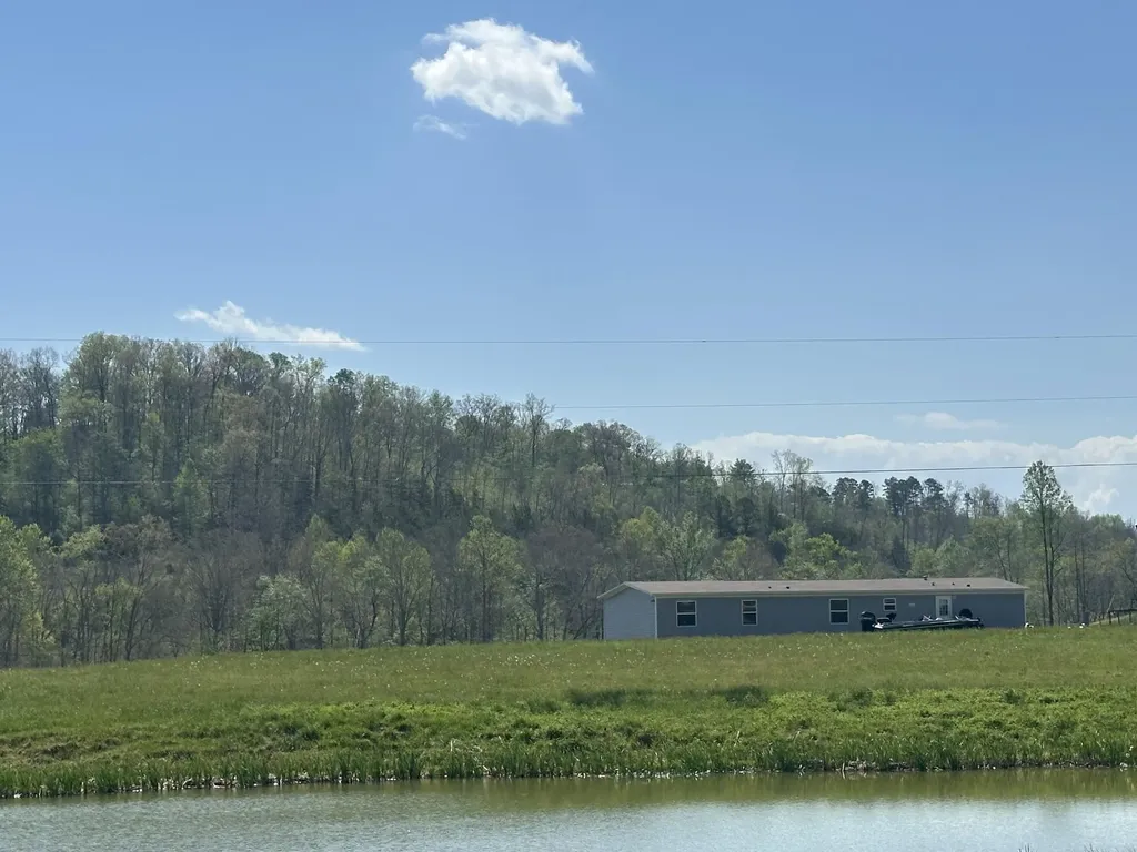 19 Coon Trail East Bernstadt KY 40729