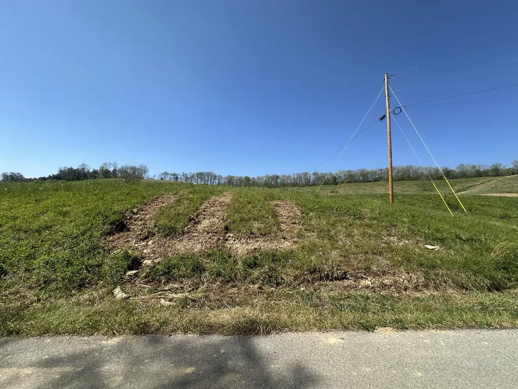 19 Coon Trail East Bernstadt KY 40729