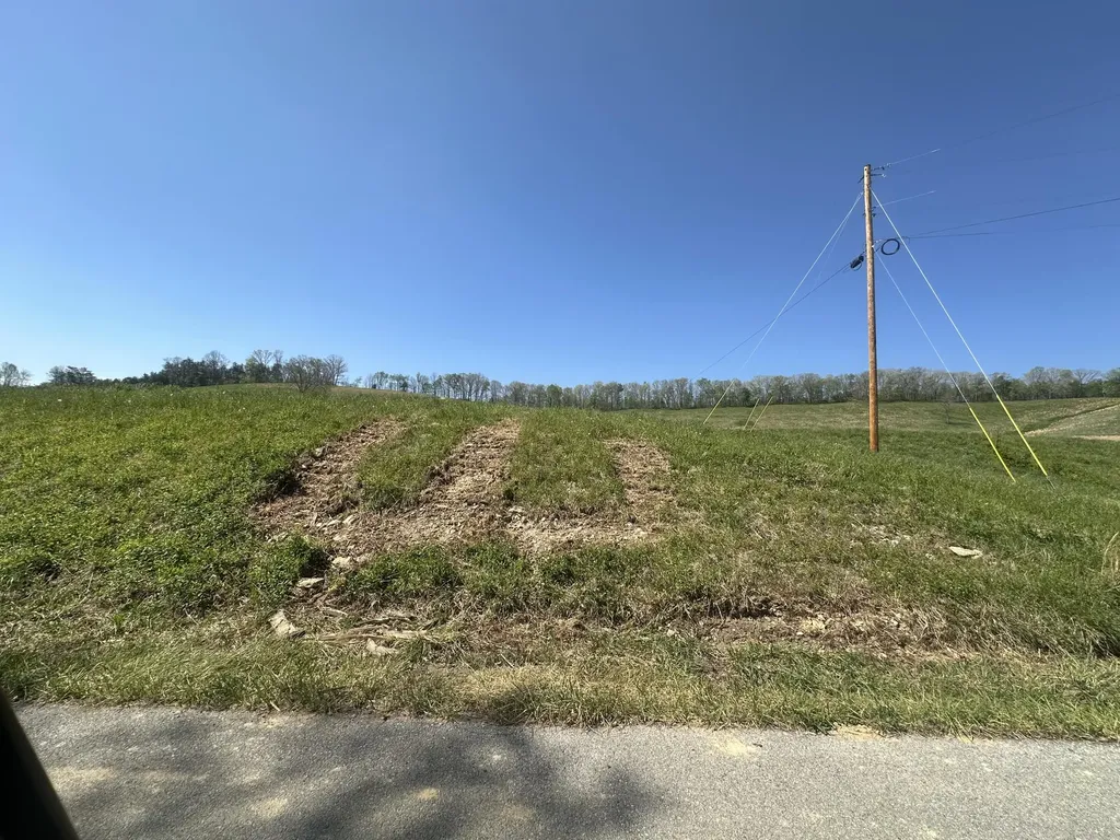 19 Coon Trail East Bernstadt KY 40729