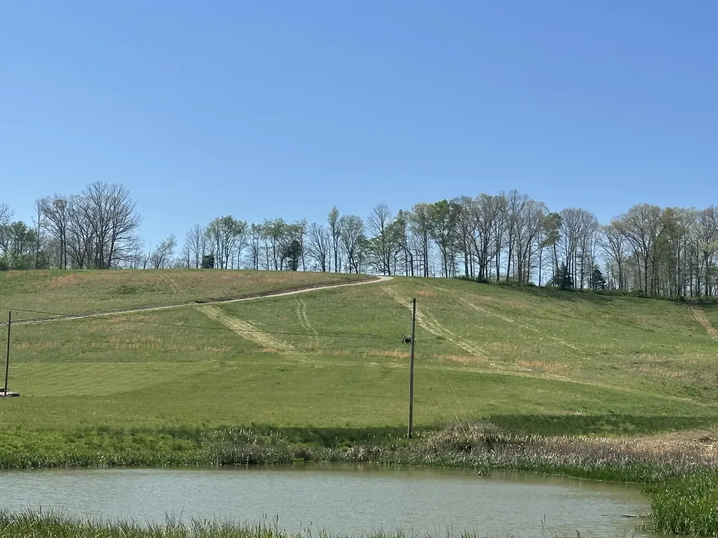 19 Coon Trail East Bernstadt KY 40729