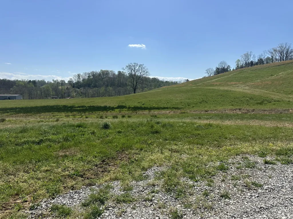 19 Coon Trail East Bernstadt KY 40729