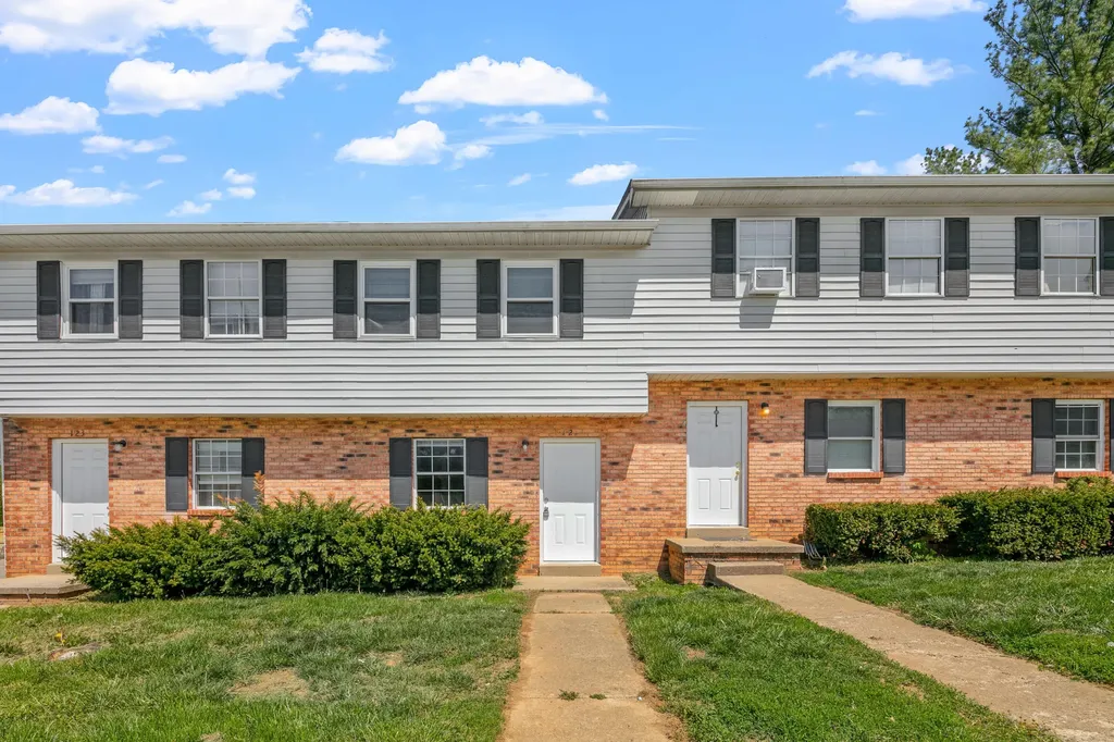 117-123 Bradford Drive Paris KY 40361