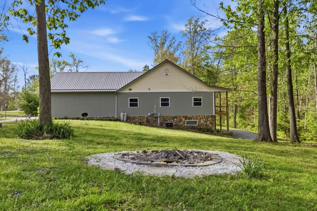 217 N E Highway 1248 Somerset KY 42503