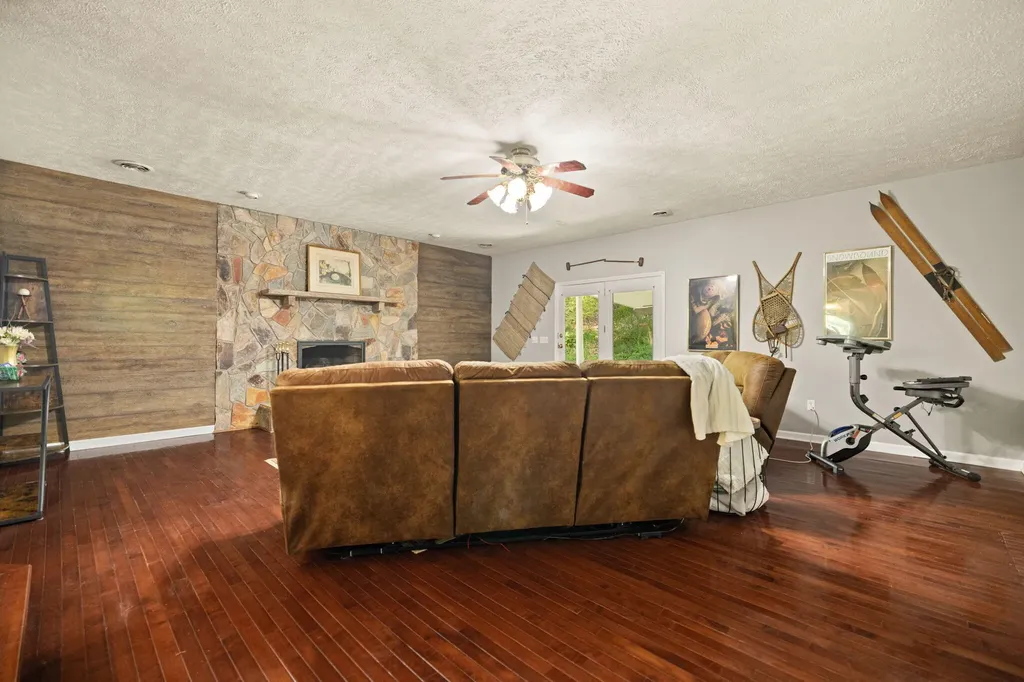191 Armory Road Prestonsburg KY 41653