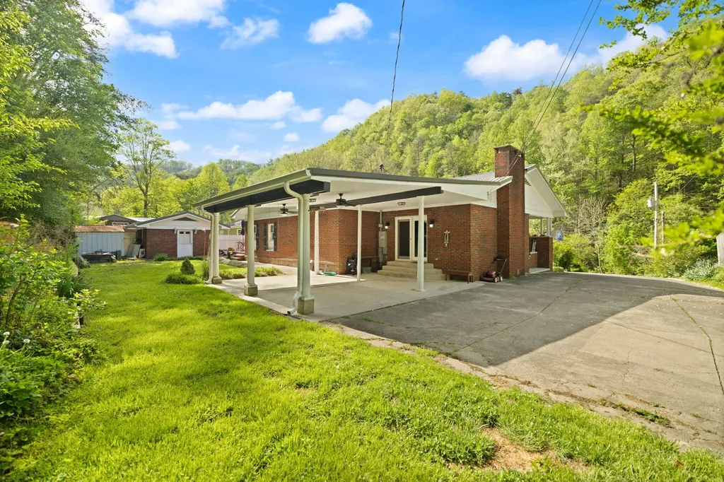 191 Armory Road Prestonsburg KY 41653
