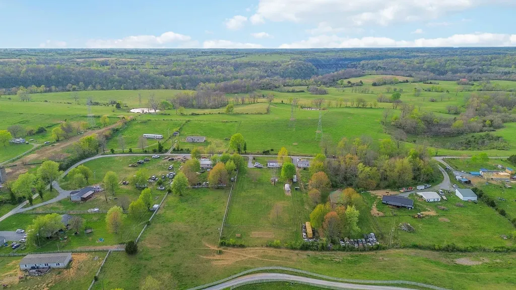 186 George Lane Road Lancaster KY 40444