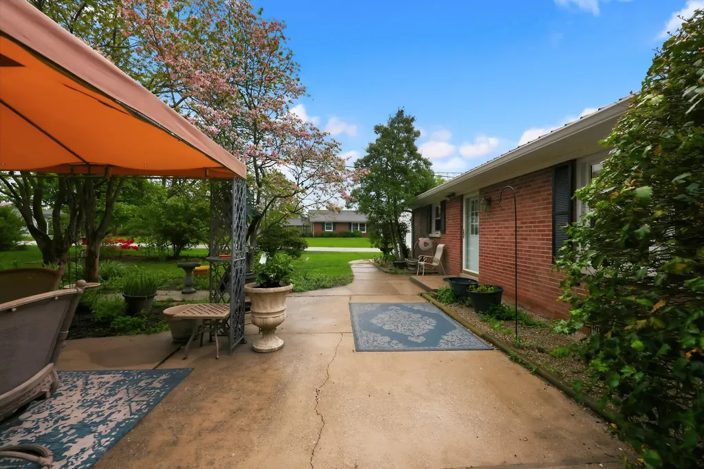 100 Evergreen Drive Lawrenceburg KY 40342