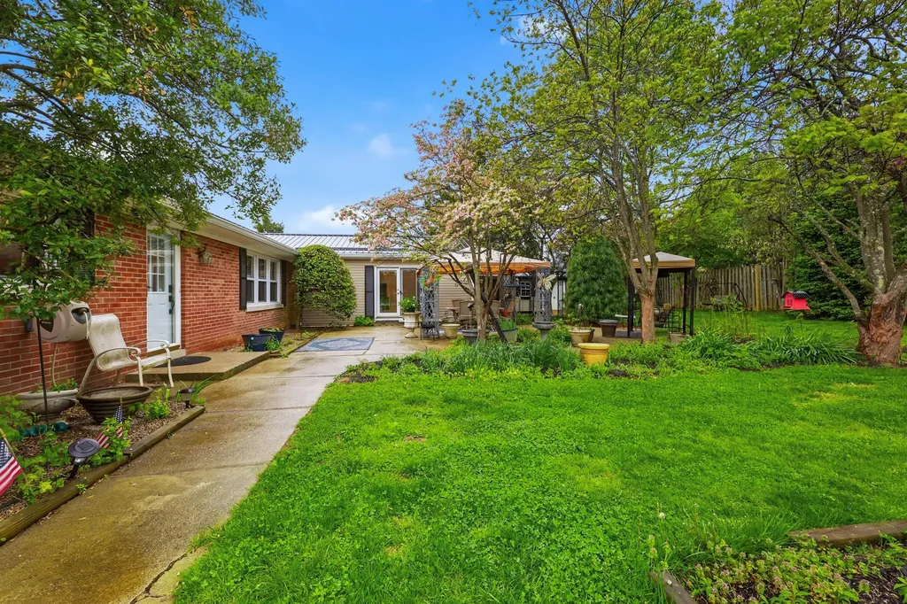 100 Evergreen Drive Lawrenceburg KY 40342