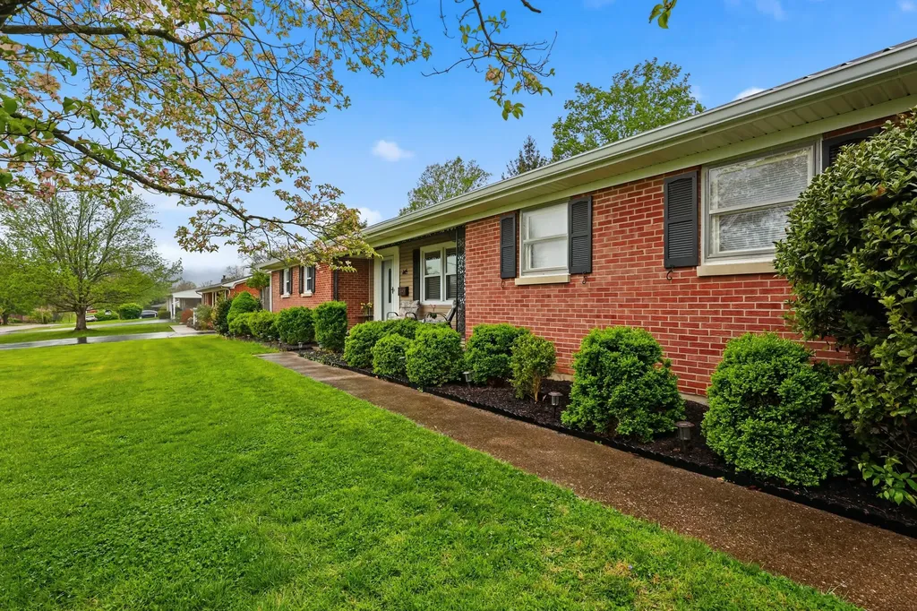 100 Evergreen Drive Lawrenceburg KY 40342