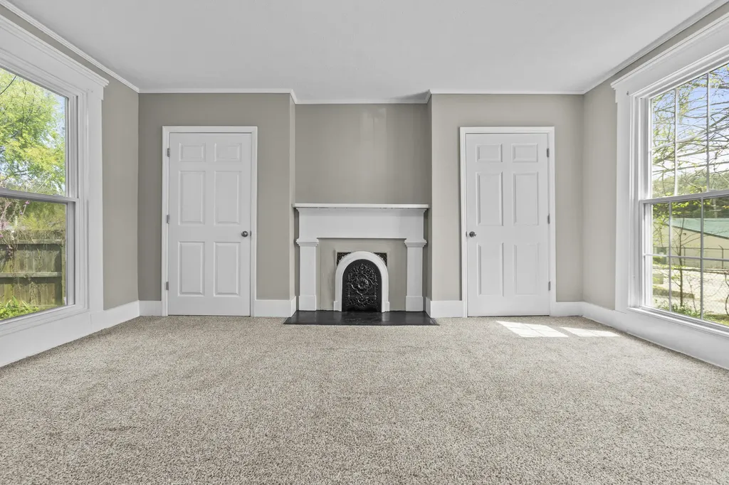 208 Holmes Street Frankfort KY 40601