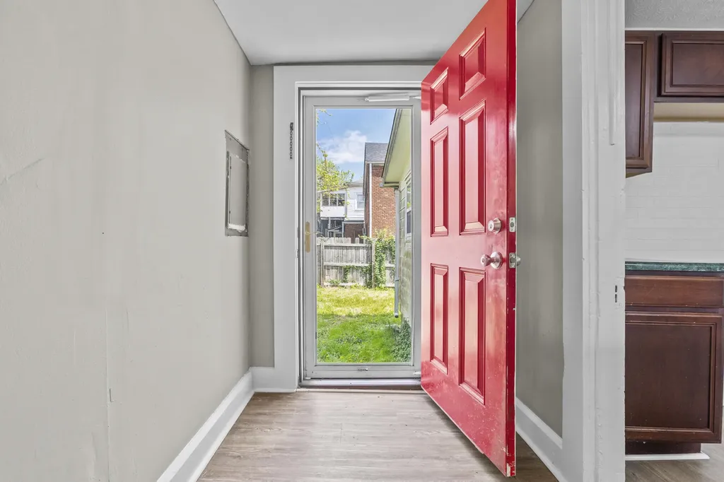 208 Holmes Street Frankfort KY 40601