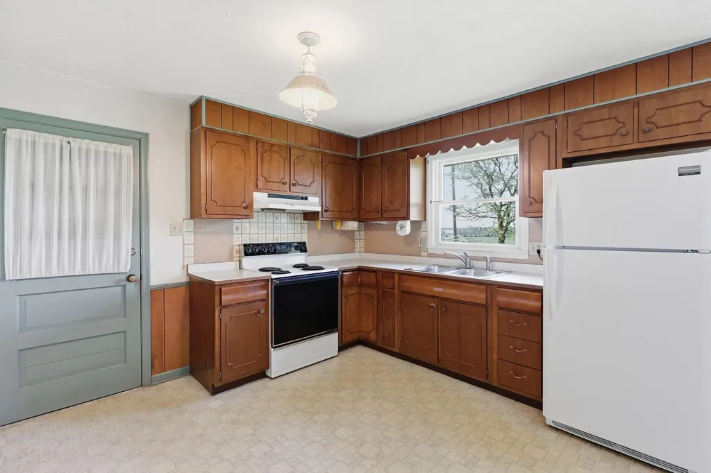 1330 Curry Pike Harrodsburg KY 40330
