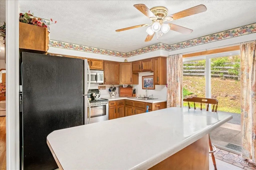 2922 State Highway 1232 Gray KY 40734
