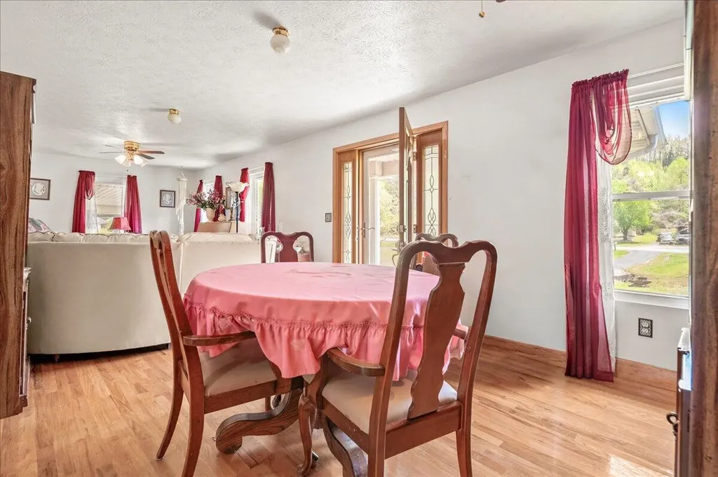 2922 State Highway 1232 Gray KY 40734