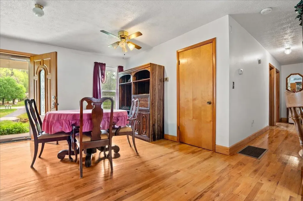 2922 State Highway 1232 Gray KY 40734