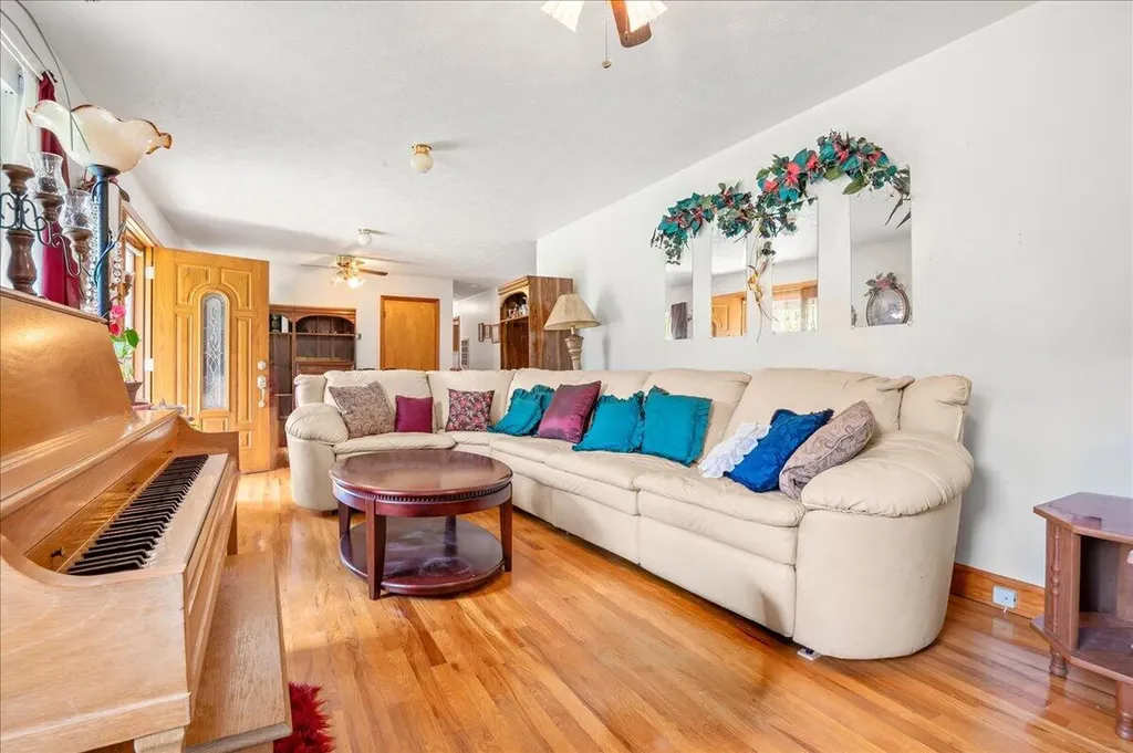 2922 State Highway 1232 Gray KY 40734