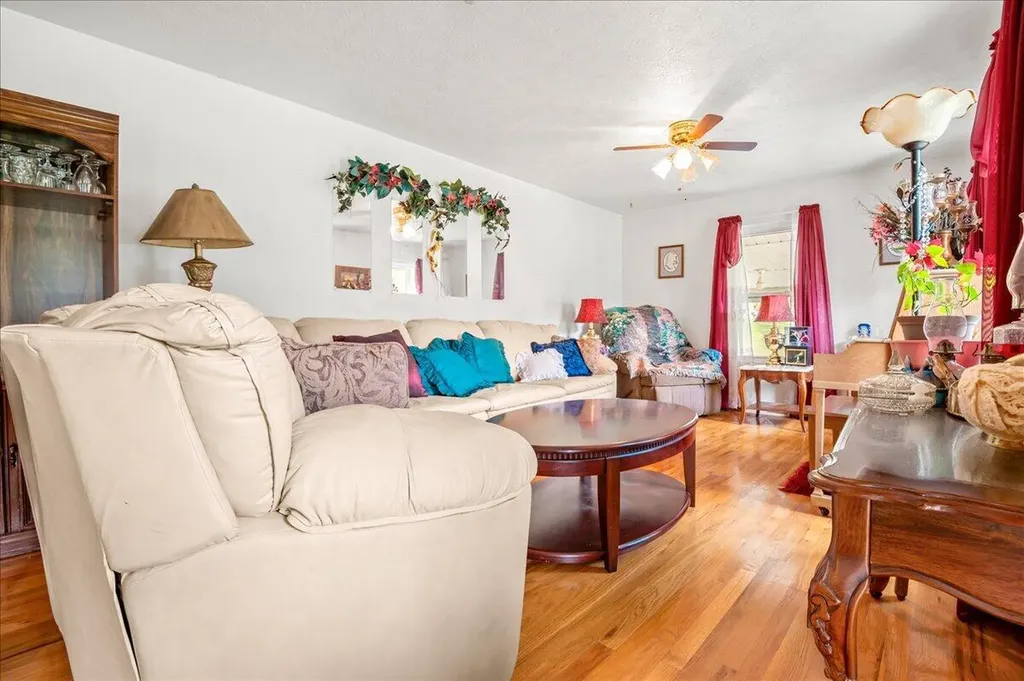 2922 State Highway 1232 Gray KY 40734