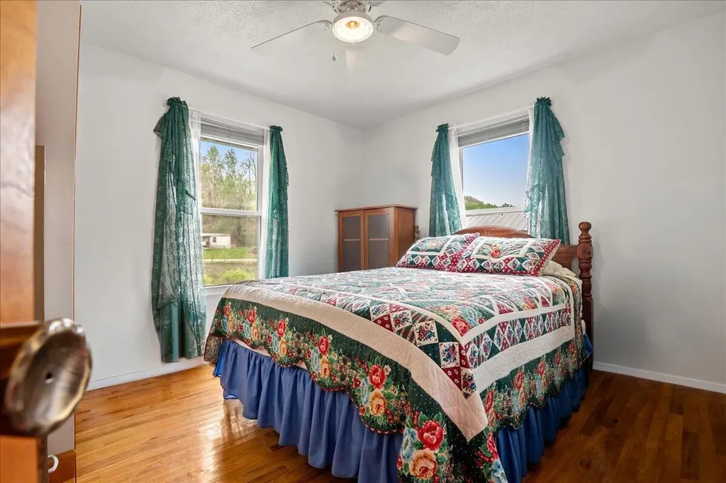 2922 State Highway 1232 Gray KY 40734