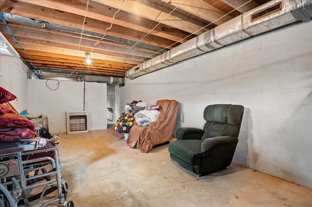 2922 State Highway 1232 Gray KY 40734