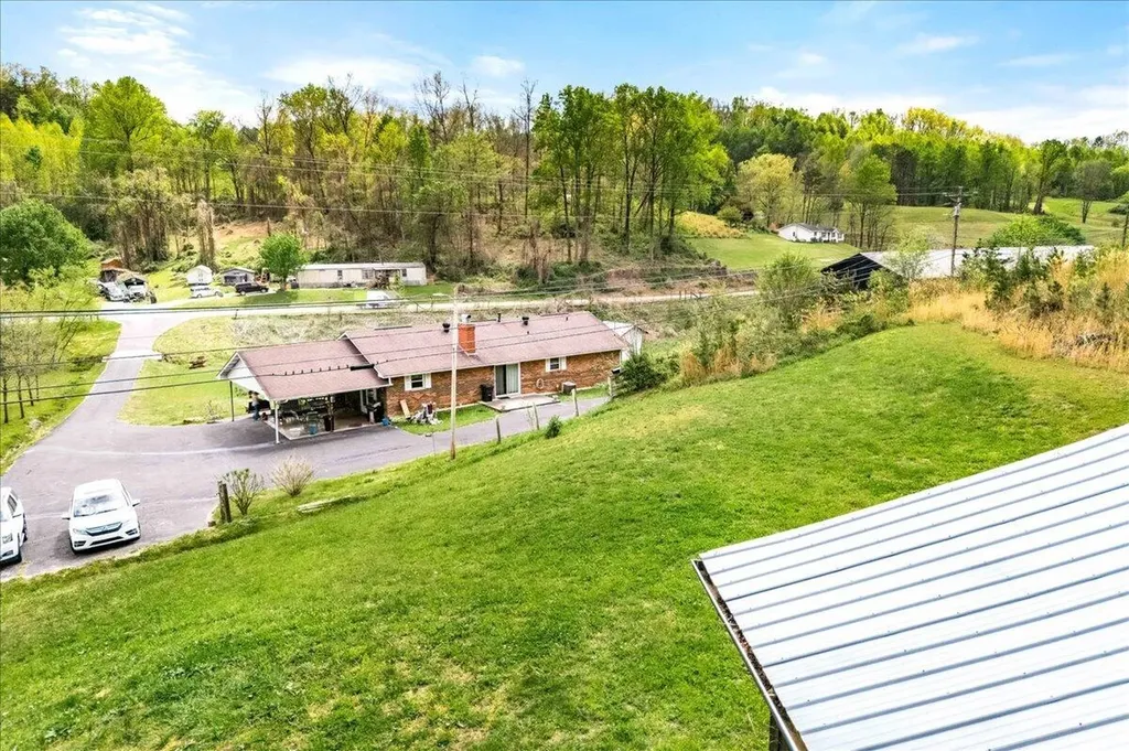 2922 State Highway 1232 Gray KY 40734