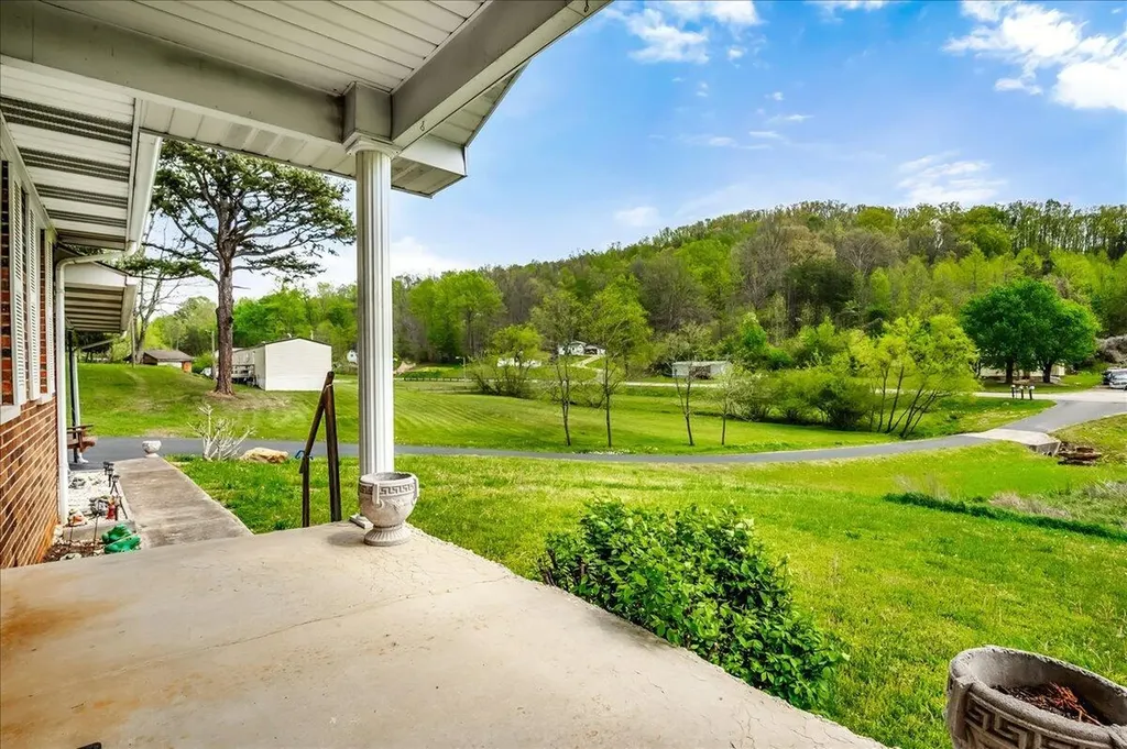 2922 State Highway 1232 Gray KY 40734