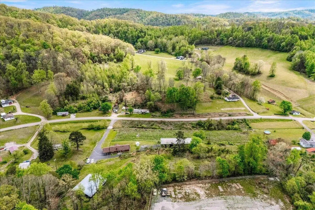 2922 State Highway 1232 Gray KY 40734