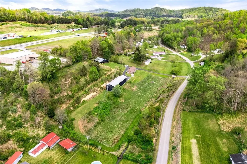 2922 State Highway 1232 Gray KY 40734