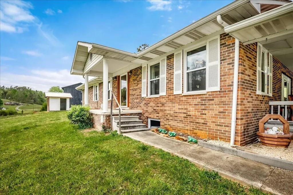 2922 State Highway 1232 Gray KY 40734