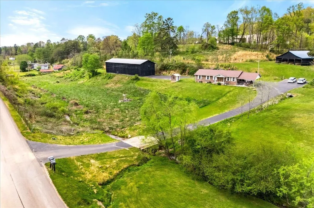 2922 State Highway 1232 Gray KY 40734