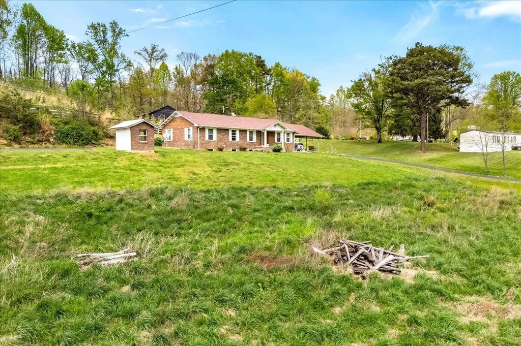 2922 State Highway 1232 Gray KY 40734