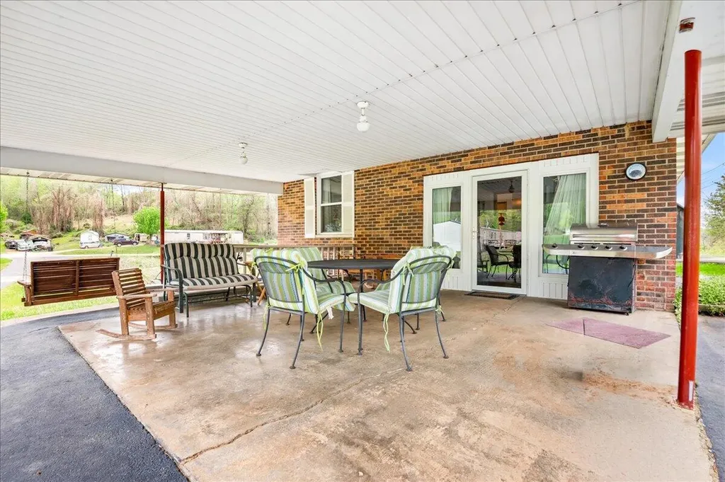2922 State Highway 1232 Gray KY 40734