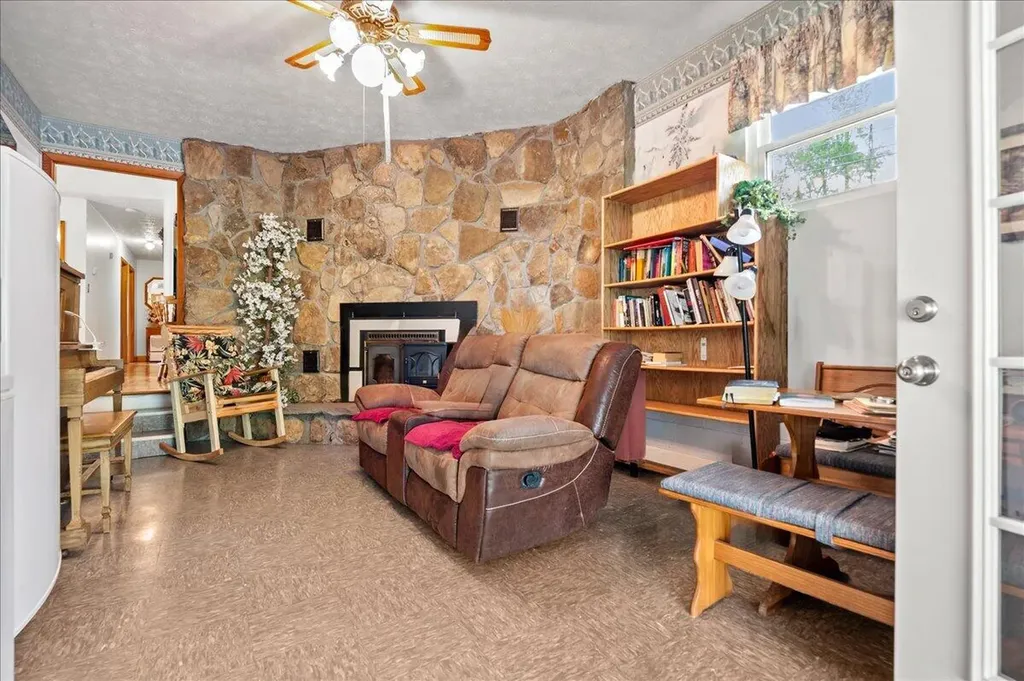 2922 State Highway 1232 Gray KY 40734