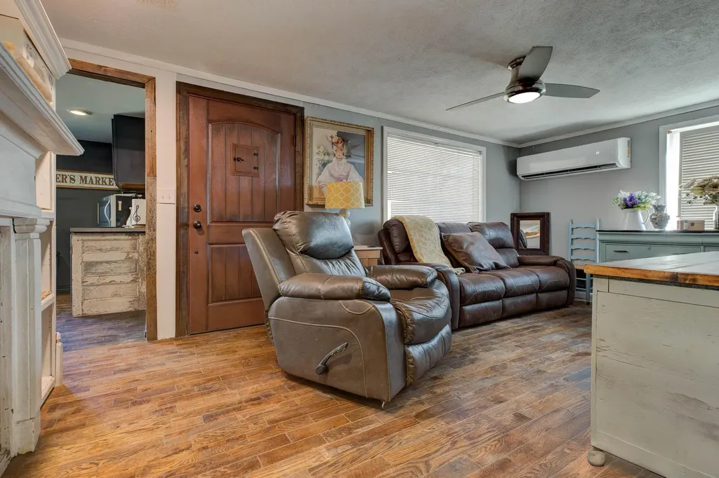 12625 Main Street Jeffersonville KY 40337