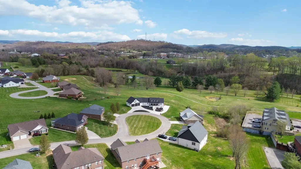 297 W Saddlebrook Drive Somerset KY 42503