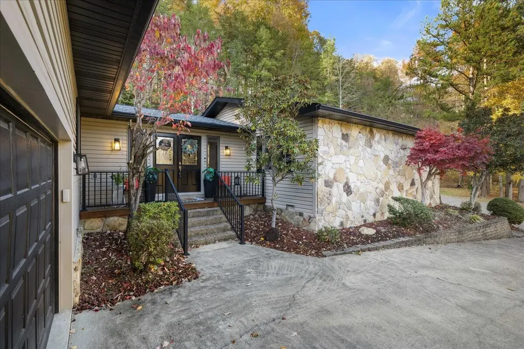 1211 Forest Circle Drive Corbin KY 40701