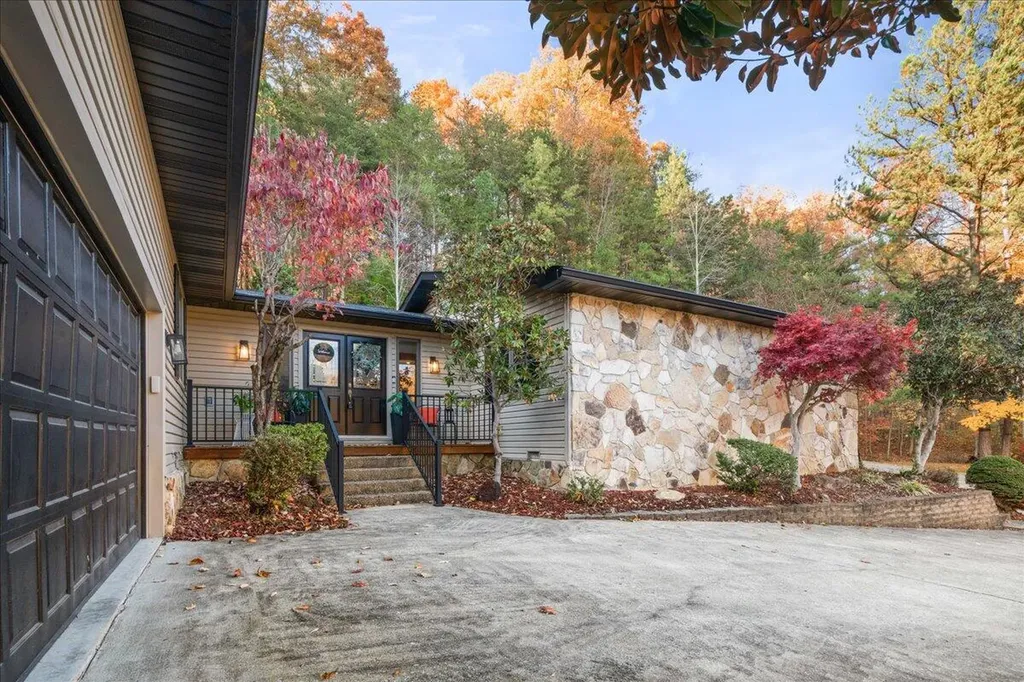 1211 Forest Circle Drive Corbin KY 40701