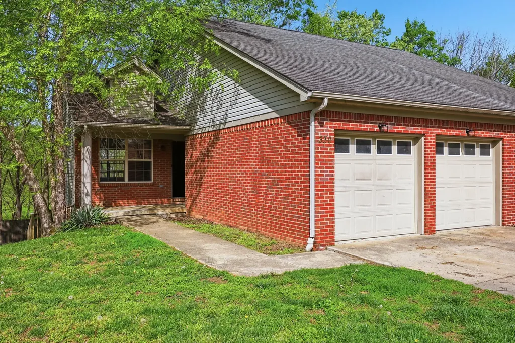 330 Williamsburg Lane Georgetown KY 40324
