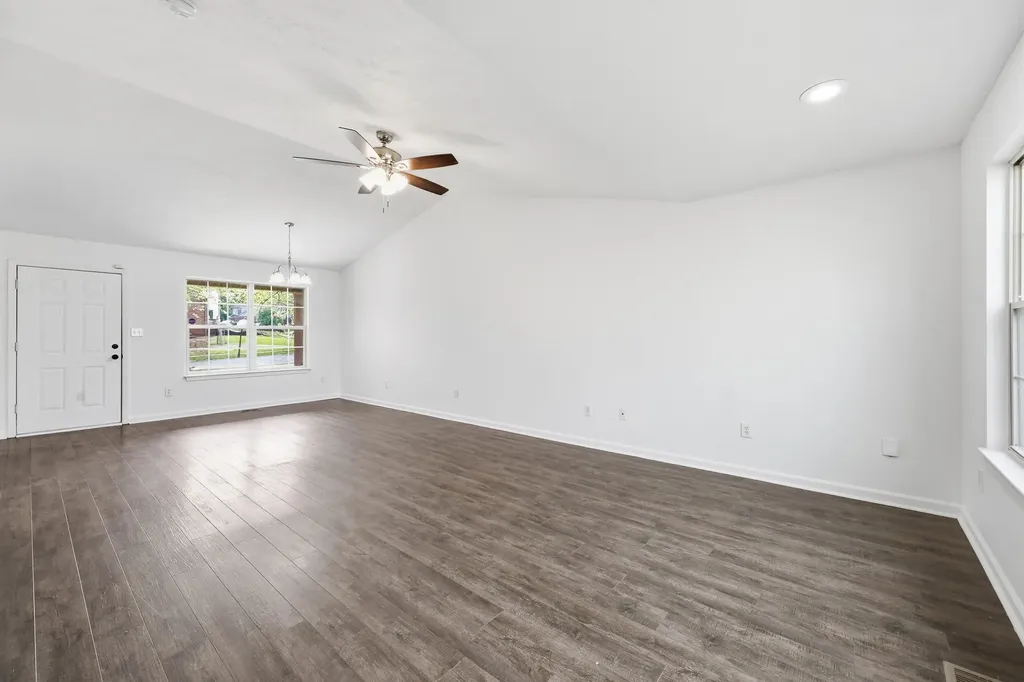 330 Williamsburg Lane Georgetown KY 40324