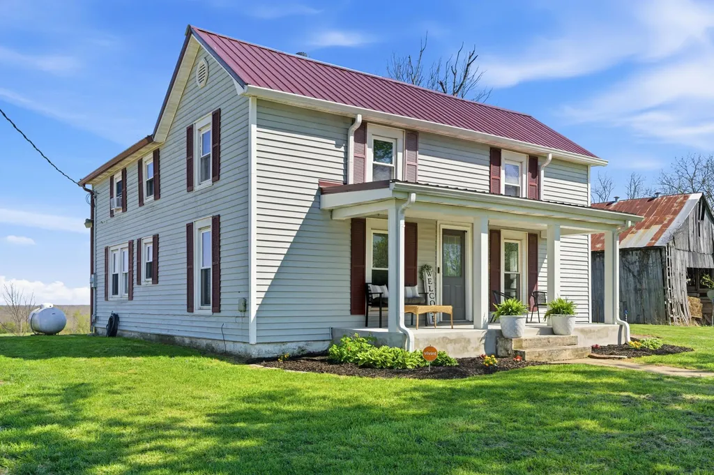 5821 Lawrenceburg Road Chaplin KY 40012