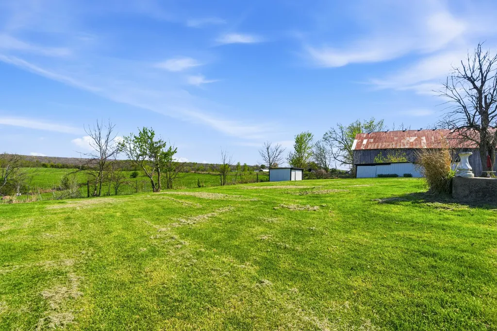 5821 Lawrenceburg Road Chaplin KY 40012